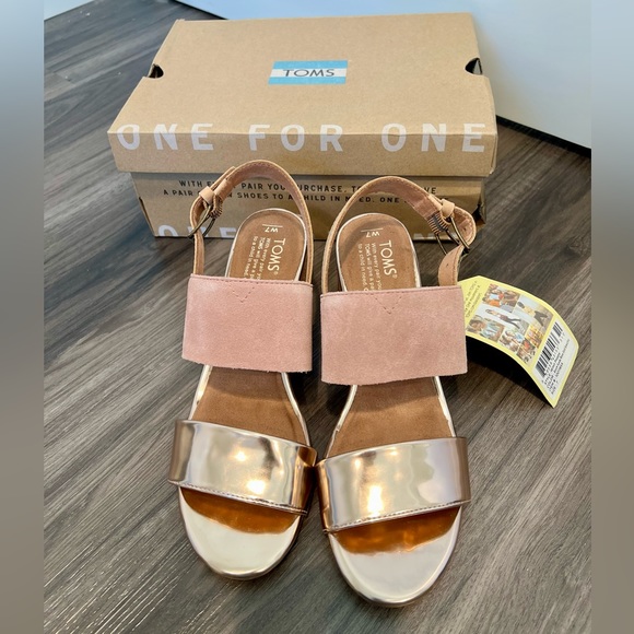 NWT TOMS Sandals, Size 7 - Picture 1 of 6